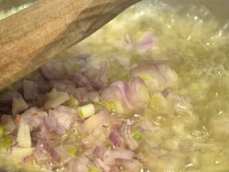 Lachs mit Senf-Meerrettich-Kruste auf pikantem Rahmwirsing - Rezept - Bild Nr. 4