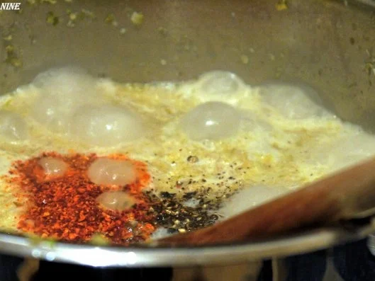 Lachs mit Senf-Meerrettich-Kruste auf pikantem Rahmwirsing - Rezept - Bild Nr. 8