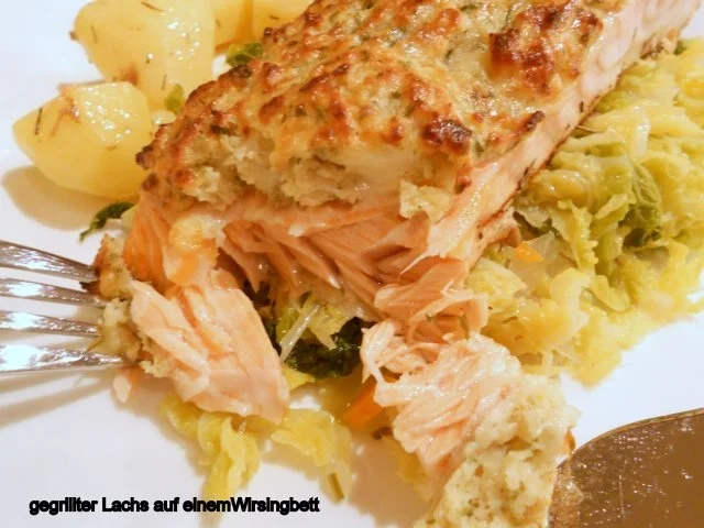 Lachs mit Senf-Meerrettich-Kruste auf pikantem Rahmwirsing - Rezept - Bild Nr. 2