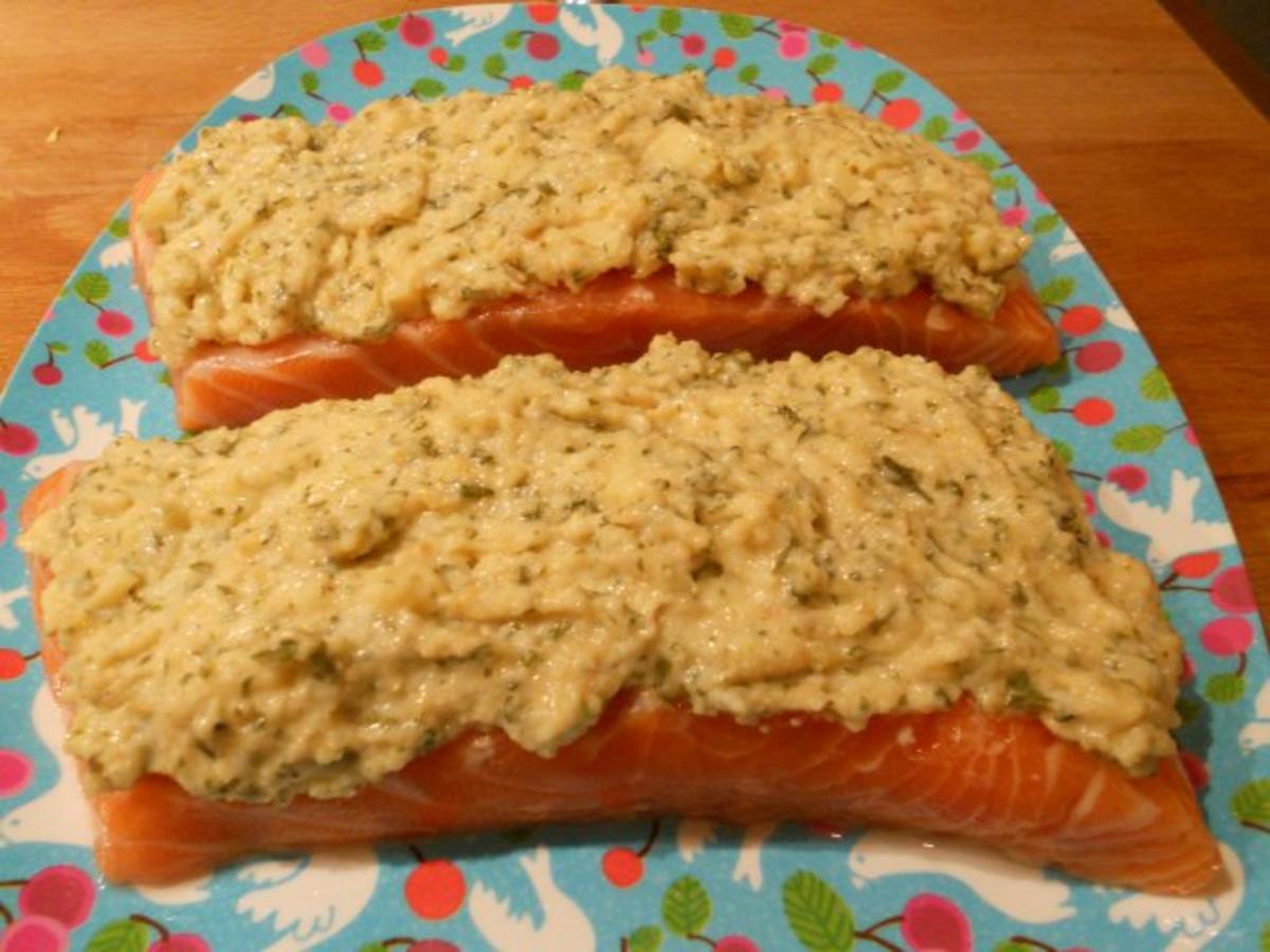 Lachs mit Senf Meerrettich Kruste auf pikantem Rahmwirsing - einfach ...