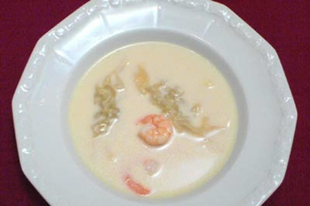 Bilder für Zitronengrassuppe mit Chicoréeravioli und Scampi - Rezept