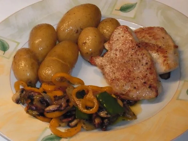 Rezept: Putenmedaillons mit Rosmarin Kartoffeln und Grillgemüse Bild Nr. 8 Putenmedaillons mit Rosmarin Kartoffeln und Grillgemüse - Rezept - Bild Nr. 8