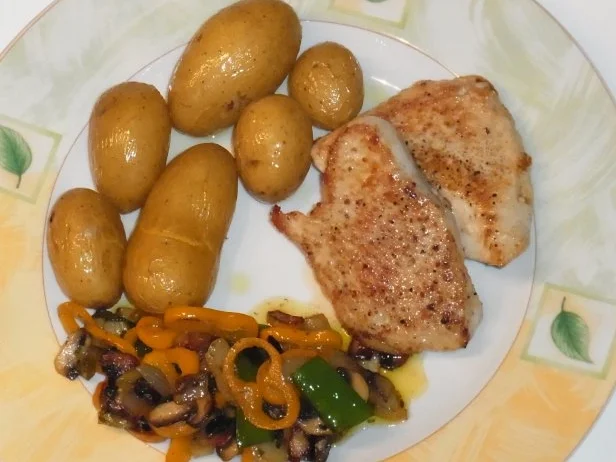 Rezept: Putenmedaillons mit Rosmarin Kartoffeln und Grillgemüse Bild Nr. 9 Putenmedaillons mit Rosmarin Kartoffeln und Grillgemüse - Rezept - Bild Nr. 9