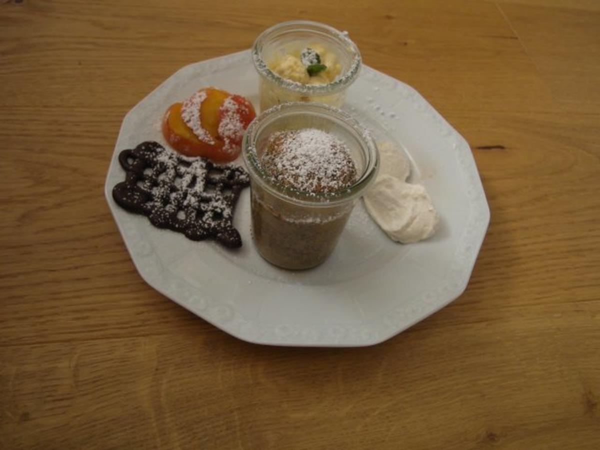 Mohnkuchen im Glas mit AprikosenVanilleParfait Rezept