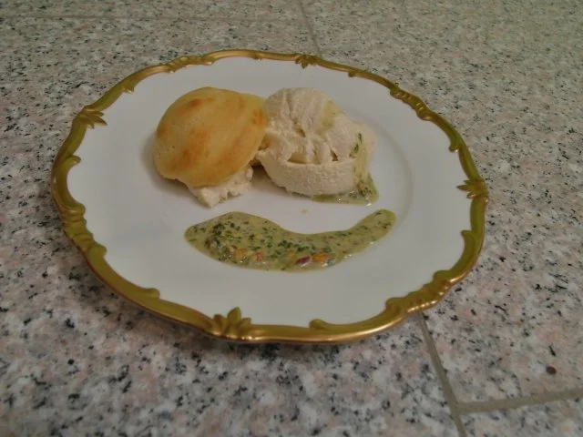 Warme Windbeutel, gefüllt mit Holunderblütenmousse, dazu rote Früchte Florentiner Art - Rezept