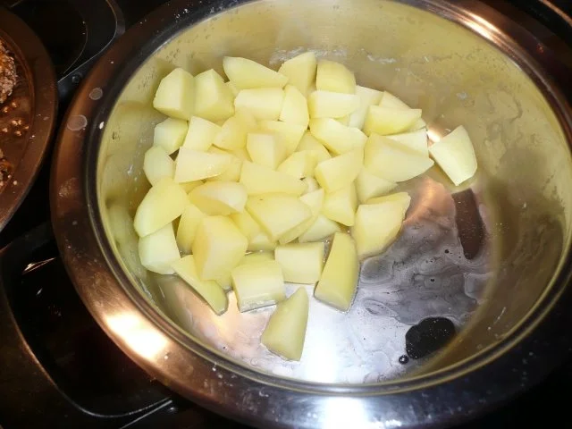 Rezept: Grünkern Burger an Kartoffel - Gemüsestampf und Erdnussbuttersoße ! Bild Nr. 11 Grünkern Burger an Kartoffel - Gemüsestampf und Erdnussbuttersoße ! - Rezept - Bild Nr. 11