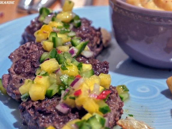 Rinderhack, Pommes, Ananas-Gurken-Salsa, scharfe Majo - Rezept - Bild Nr. 16
