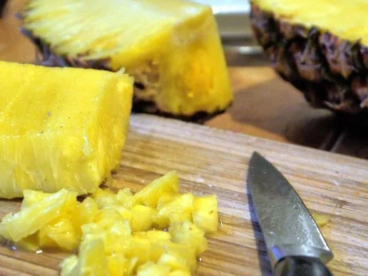 Rinderhack, Pommes, Ananas-Gurken-Salsa, scharfe Majo - Rezept - Bild Nr. 7