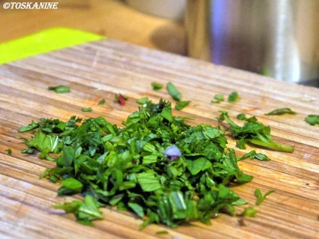 Rinderhack, Pommes, Ananas-Gurken-Salsa, scharfe Majo - Rezept - Bild Nr. 11