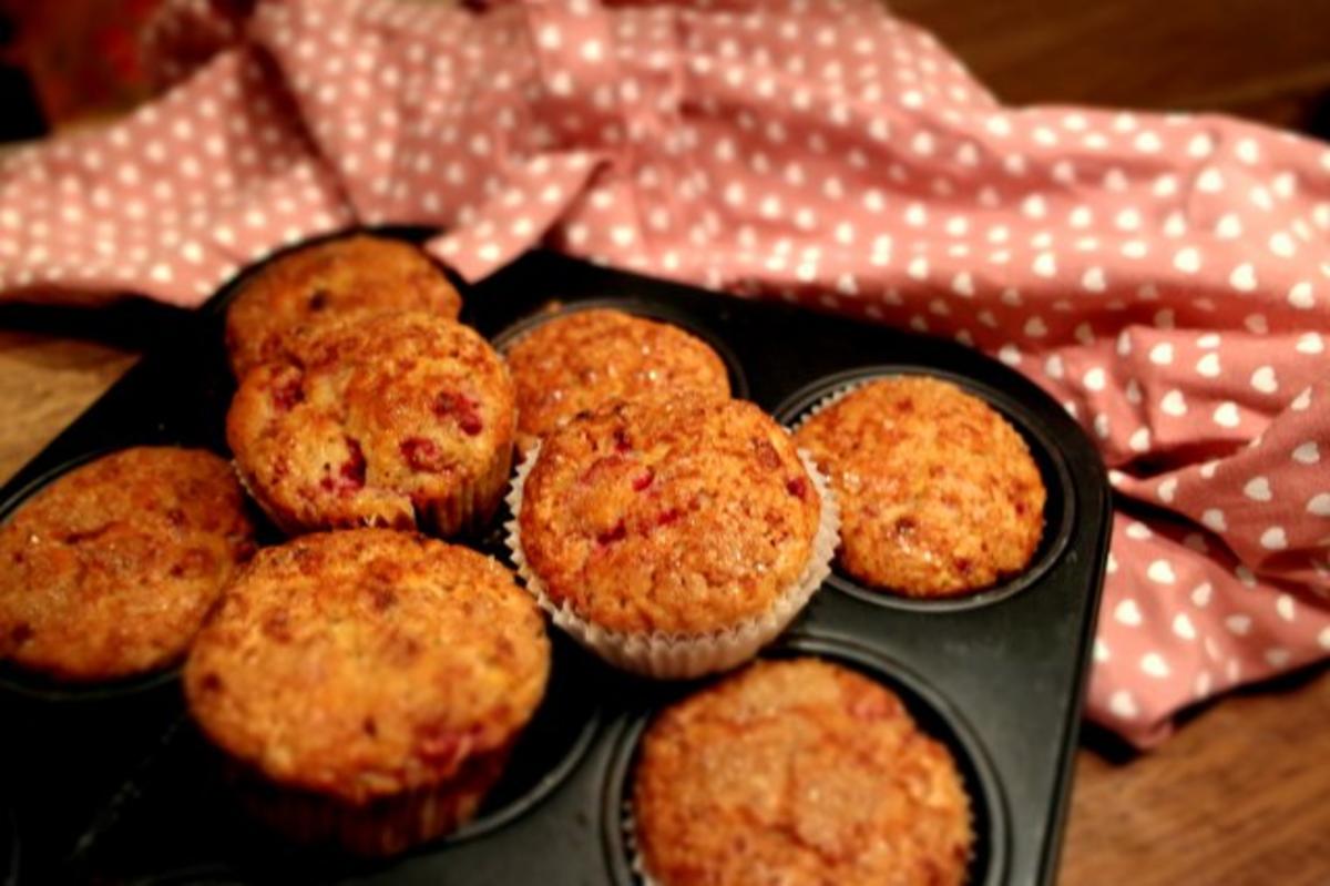 Bilder für Himbeer-Buttermilch-Muffins - Rezept