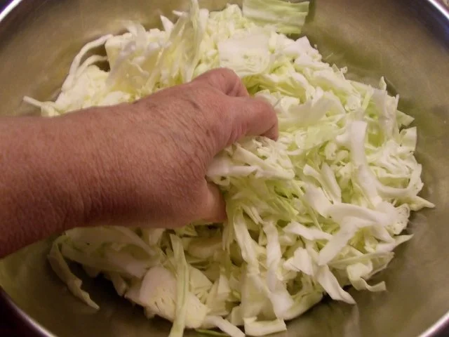 Spitzkohlsalat mit Mandeln - Rezept - Bild Nr. 3