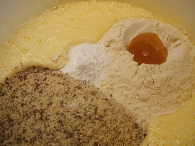 Backen: Mandelkuchen mit Sahneherz - Rezept - Bild Nr. 4