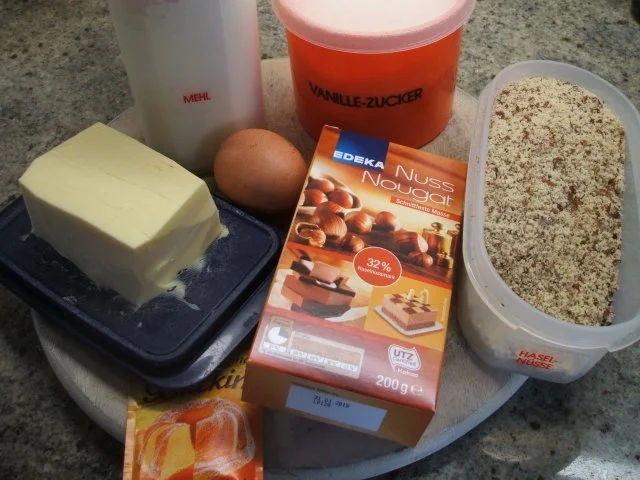 Plätzchen: Nougathörnchen - die ersten Plätzchen für "leckermutzi" zum Geburtstag - Rezept - Bild Nr. 2