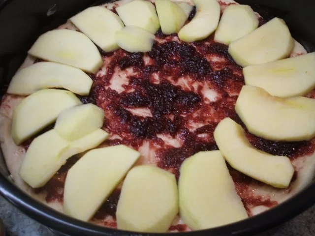 Rezept: Backen: Hefeteig mit Äpfeln, Quark und Streuseln Bild Nr. 3 Backen: Hefeteig mit Äpfeln, Quark und Streuseln - Rezept - Bild Nr. 3