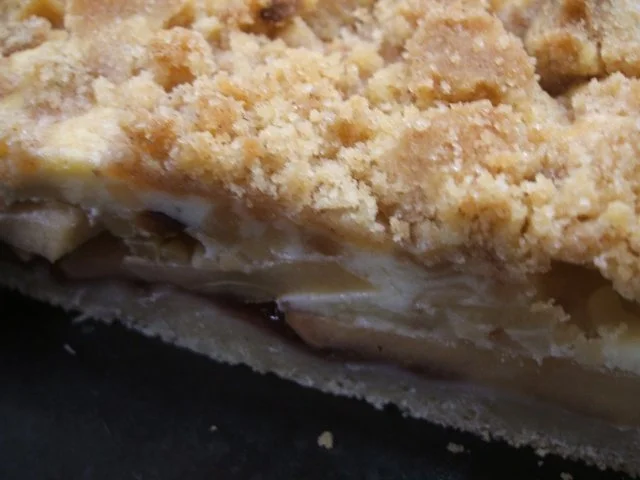 Rezept: Backen: Hefeteig mit Äpfeln, Quark und Streuseln Bild Nr. 9 Backen: Hefeteig mit Äpfeln, Quark und Streuseln - Rezept - Bild Nr. 9