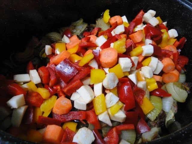 Gemüsegulasch, Fleisch war vom zarten Ochsen - Rezept - Bild Nr. 6