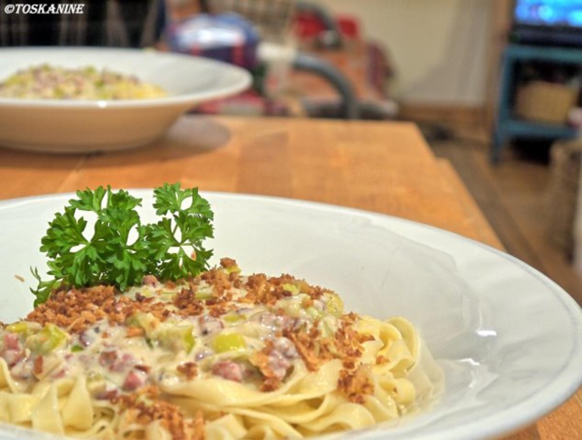 Bilder für Tagliatelle mit Porree und Schinken in Meerrettichrahm - Rezept