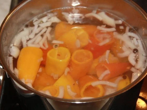 Antipasti - Paprika mit Frischkäse gefüllt - Rezept - Bild Nr. 4