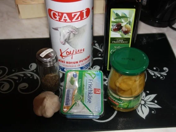 Rezept: Antipasti - Pepperoni gefüllt mit Frischkäse Bild Nr. 2 Antipasti - Pepperoni gefüllt mit Frischkäse - Rezept - Bild Nr. 2