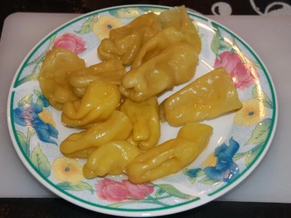 Rezept: Antipasti - Pepperoni gefüllt mit Frischkäse Bild Nr. 3 Antipasti - Pepperoni gefüllt mit Frischkäse - Rezept - Bild Nr. 3