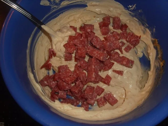 Schmandbrötchen mit Salami und Mozzarella - Rezept - Bild Nr. 2