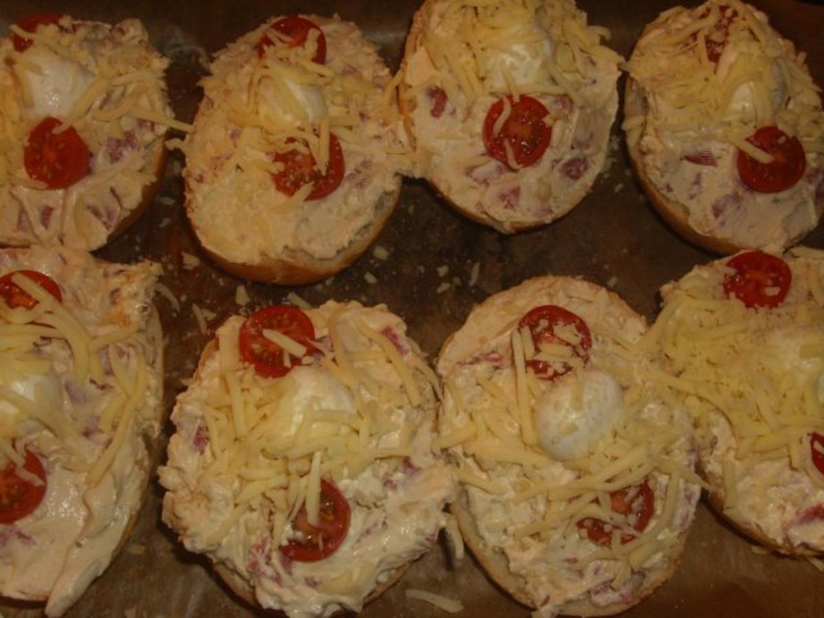 Schmandbrötchen mit Salami und Mozzarella - Rezept - Bild Nr. 4