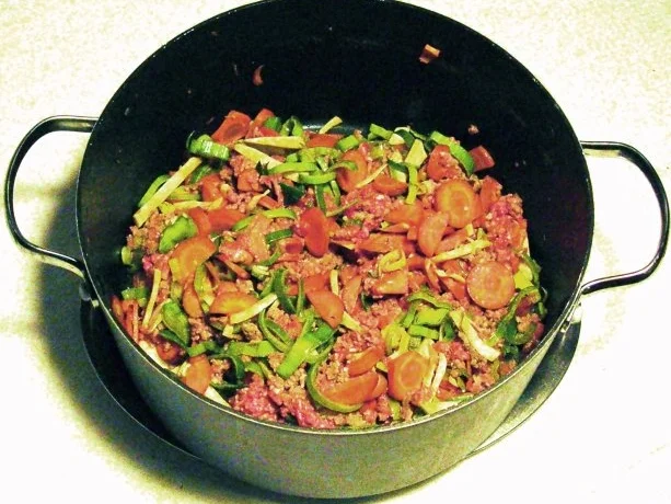 Rezept: Hackfleisch - Gemüse - Lauch-Suppe mit Ingwer und Masala Hackfleisch - Gemüse - Lauch-Suppe mit Ingwer und Masala - Rezept