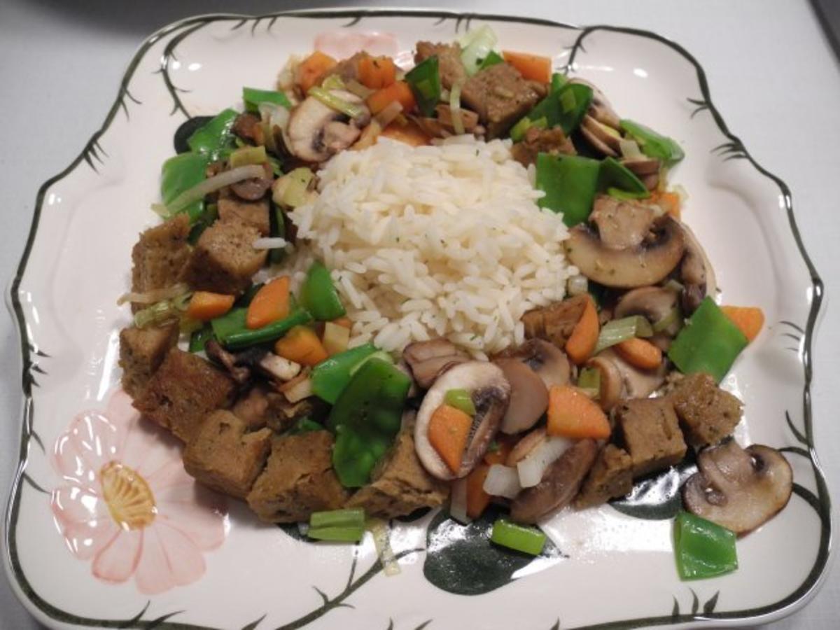 Bilder für Vegan : Seitan - Vleisch - Pfanne mit Gemüse und Reis - Rezept