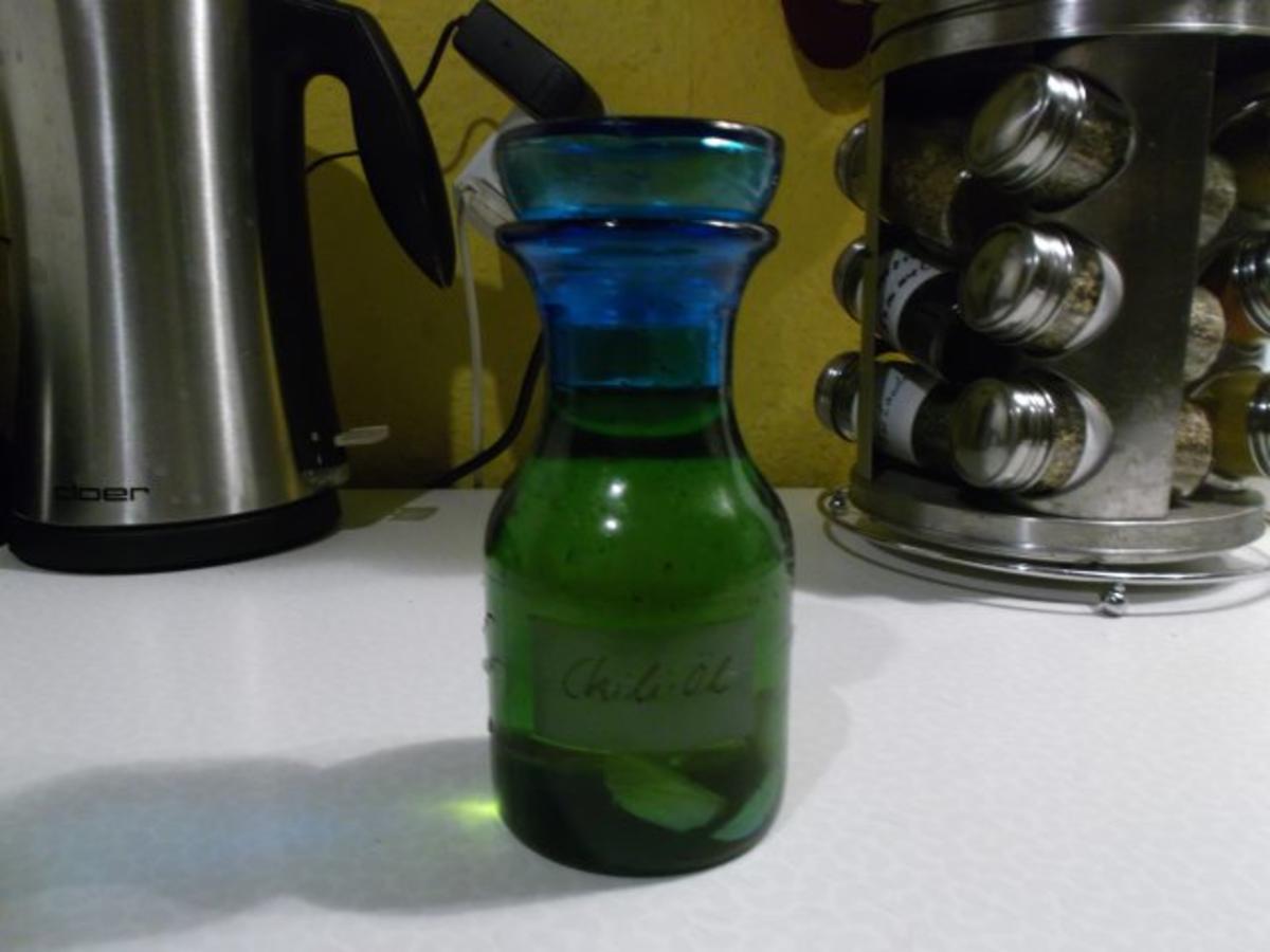 Green Chiliöl mit gemischten Kräutern III - Rezept