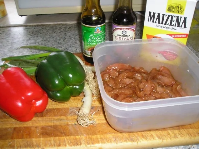 Süß-Saures Putenfleisch mit Paprikagemüse - Rezept - Bild Nr. 2