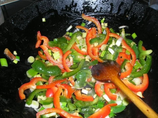 Süß-Saures Putenfleisch mit Paprikagemüse - Rezept - Bild Nr. 5