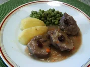 Zunge in Rotwein -Cranberriesoße - Rezept