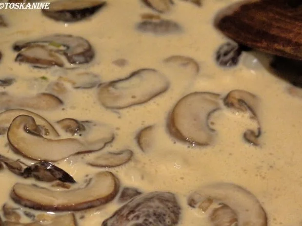 Gefüllte Hähnchenbrust, lia Kapü mit Lavendelduft, Rahmchampignons - Rezept - Bild Nr. 14