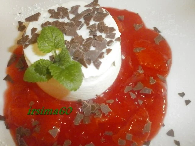 Rezept: Buttermilchmousse mit Blutorangen Grütze Bild Nr. 3 Buttermilchmousse mit Blutorangen Grütze - Rezept - Bild Nr. 3