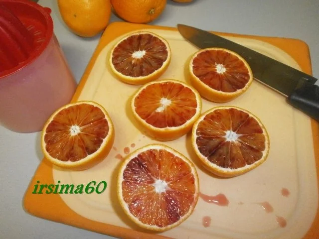 Rezept: Buttermilchmousse mit Blutorangen Grütze Bild Nr. 4 Buttermilchmousse mit Blutorangen Grütze - Rezept - Bild Nr. 4