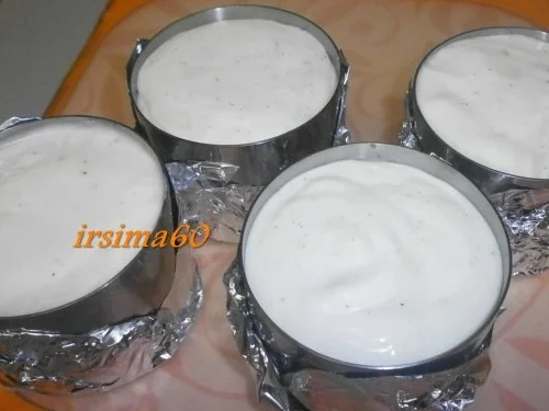 Rezept: Buttermilchmousse mit Blutorangen Grütze Bild Nr. 10 Buttermilchmousse mit Blutorangen Grütze - Rezept - Bild Nr. 10