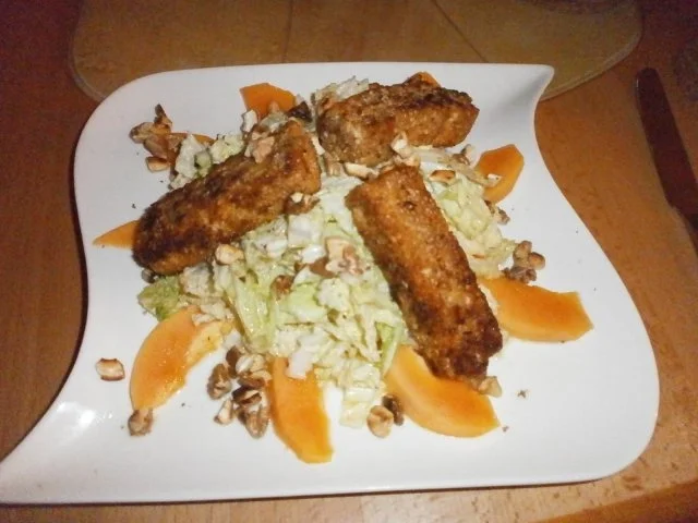 Fruchtiger Chinakohlsalat mit Papaya und Walnüssen - Rezept