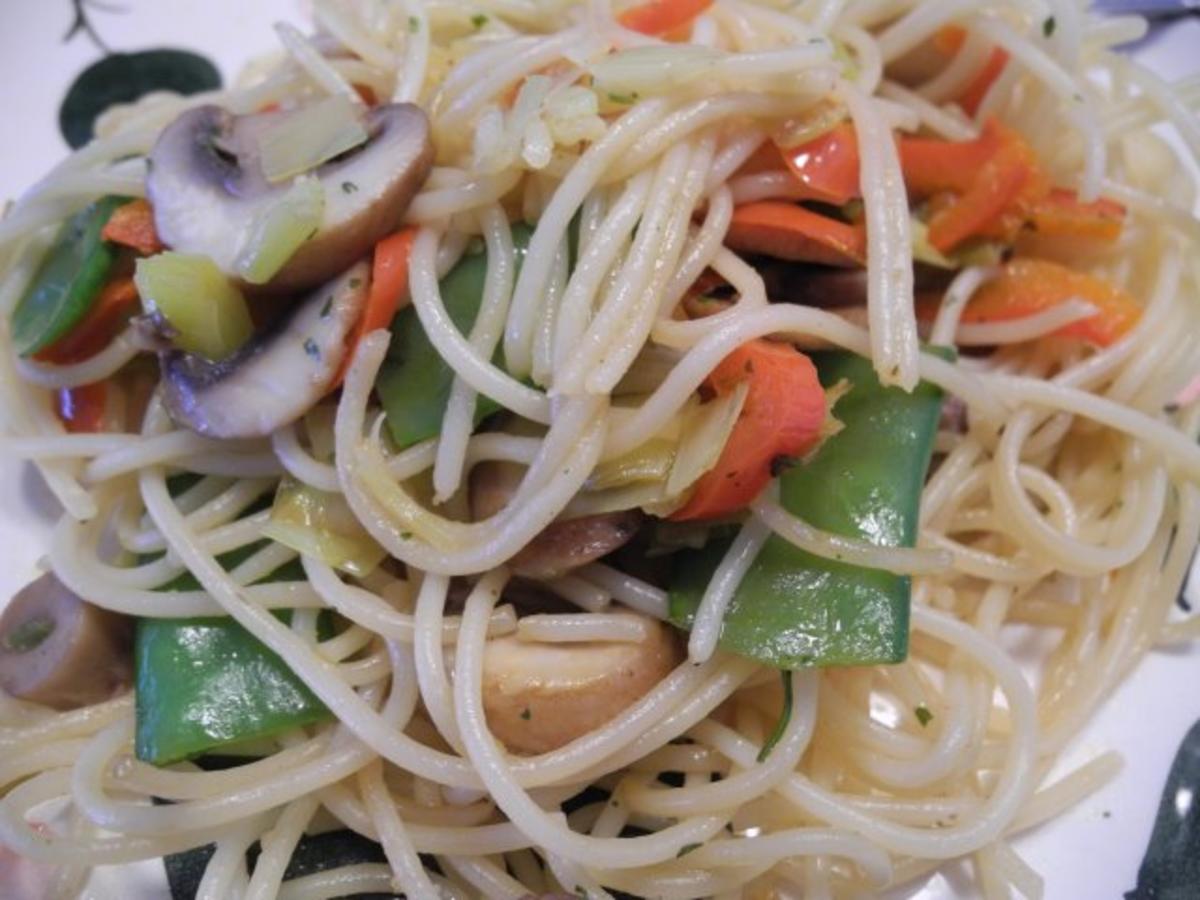 Vegan : Bunte Pfanne mit Gemüse und Spaghetti - Rezept - Bild Nr. 2