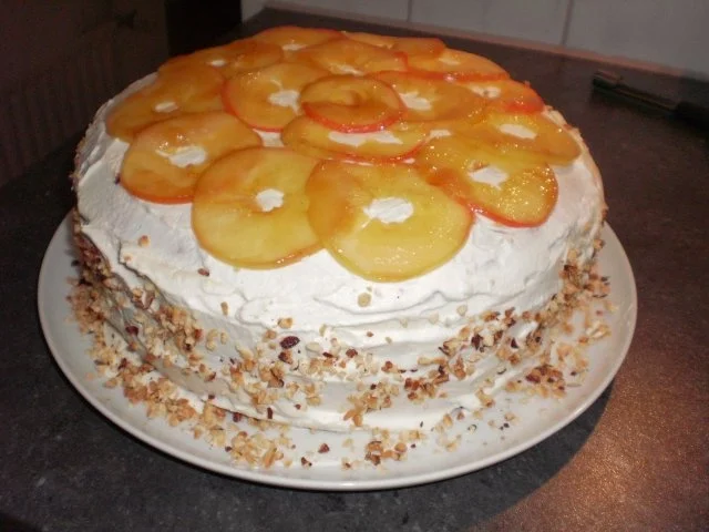 Apfel-Nuss-Torte mit Eierlikör - Rezept