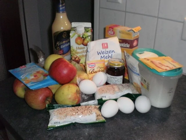 Apfel-Nuss-Torte mit Eierlikör - Rezept - Bild Nr. 3