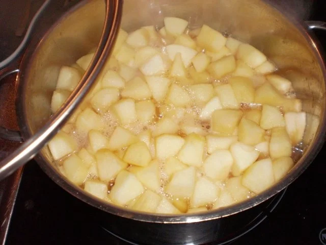 Apfel-Nuss-Torte mit Eierlikör - Rezept - Bild Nr. 8