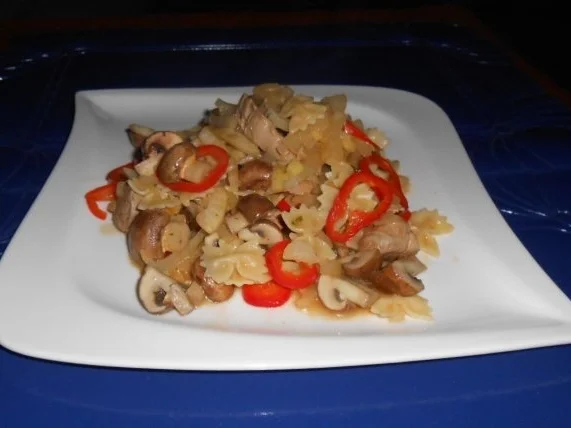 Nudel-Gemüse-Pfanne mit Schweinefilet - Rezept