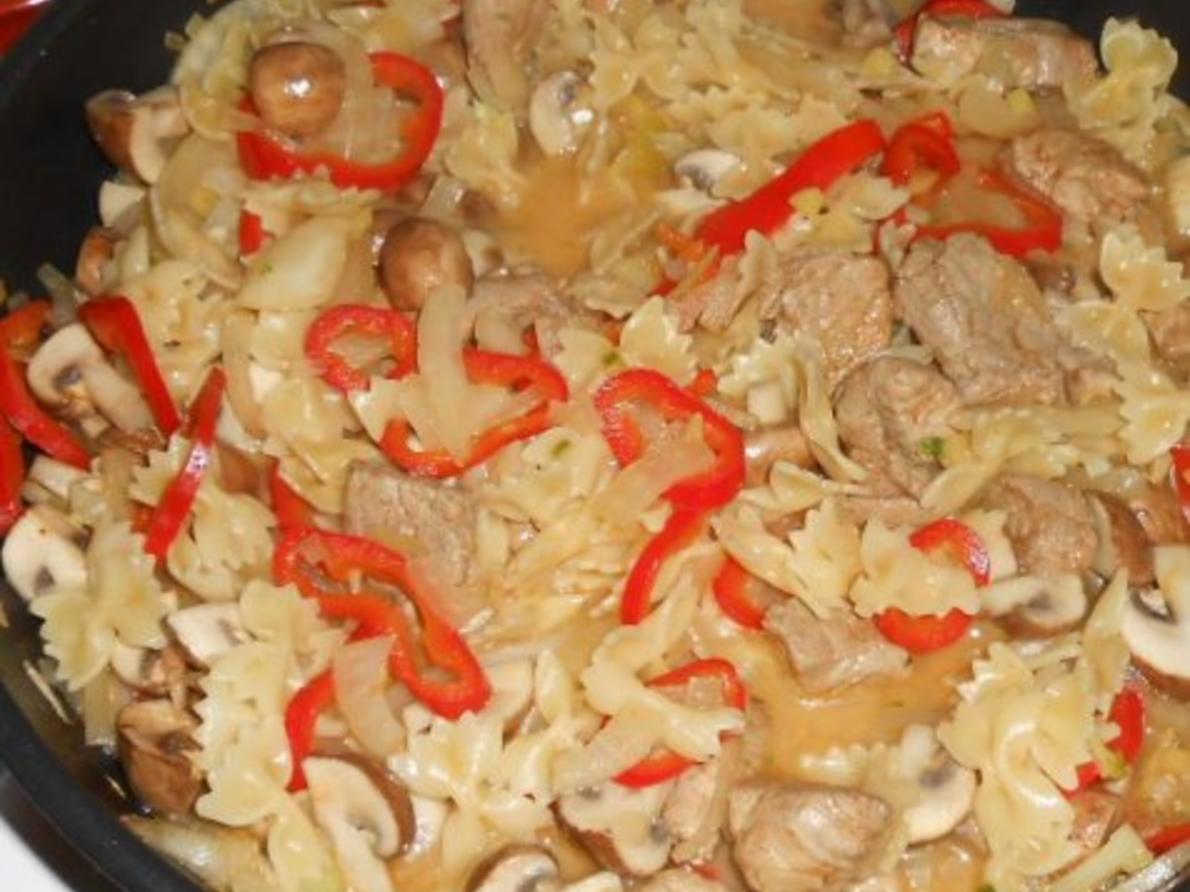 Nudel Gemüse Pfanne mit Schweinefilet - einfach - 69 kcal/100g
