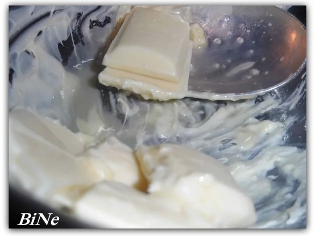 BiNe` S HIMBEER - WEISSE SCHOKOLADE CUPCAKES - Rezept - Bild Nr. 4