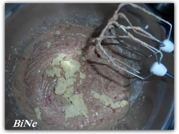 BiNe` S HIMBEER - WEISSE SCHOKOLADE CUPCAKES - Rezept - Bild Nr. 6