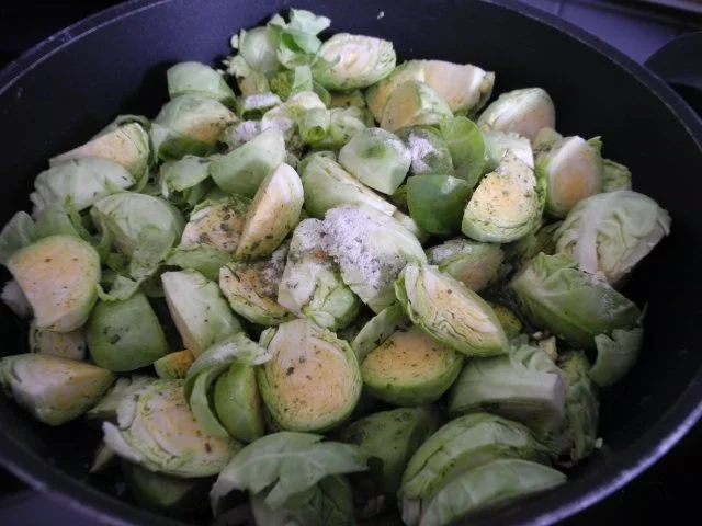 Vegan : Kartoffelstampf auf Zwiebel - Rosenkohl - Bett - Rezept - Bild Nr. 9