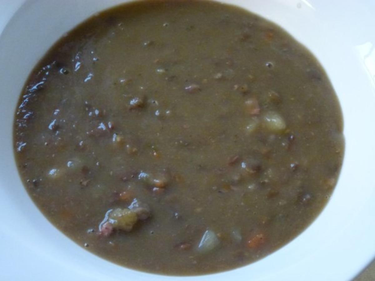 Einfache braune Linsensuppe - Rezept mit Bild - kochbar.de