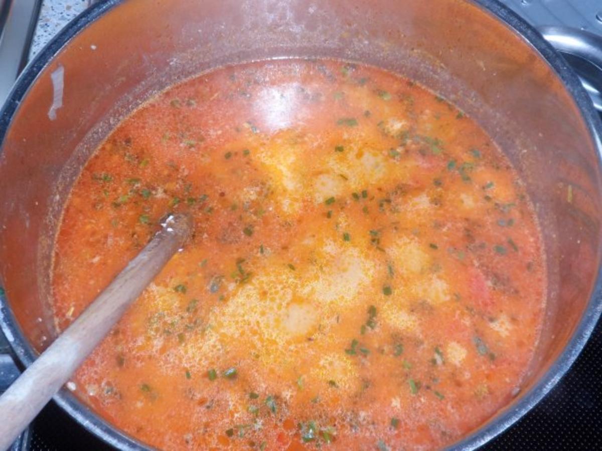 Suppen/Eintöpfe: Griechischer Zwiebel-Hack-Eintopf mit Feta und Sesam-Schmand-Creme - Rezept - Bild Nr. 10