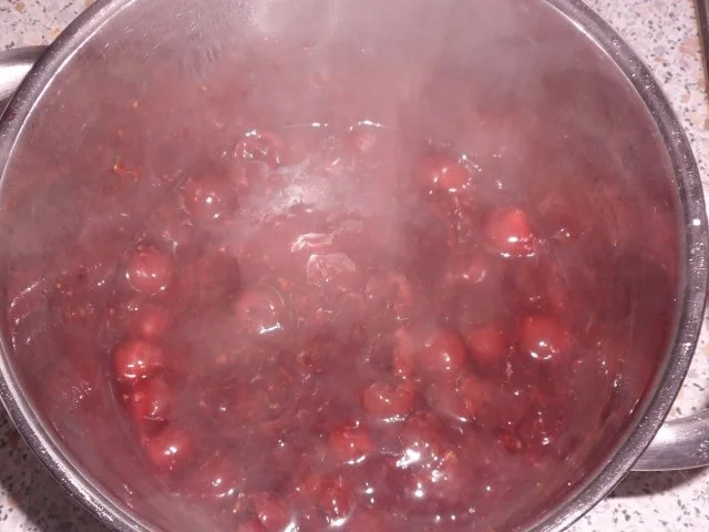 Nachtisch/Dessert: Eierlikör-Sahne-Creme mit Blutorangen und Kirschen - Rezept - Bild Nr. 3