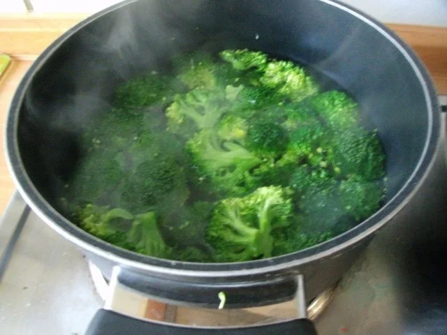 Hähnchenbrustgeschnetzeltes in Broccolirahm - Rezept - Bild Nr. 4